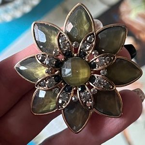 Vintage 50s 60s Green Floral Brooch Flower Costume Jewelry